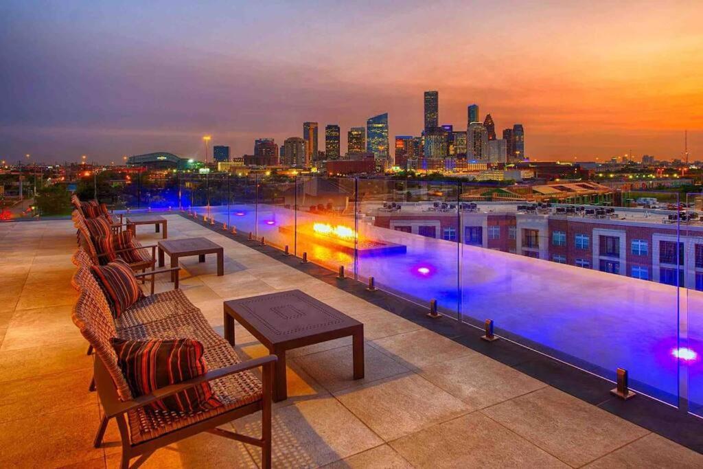 Downtown Living 1Br W/ Free Parking Garage Apartment ฮูสตัน ภายนอก รูปภาพ